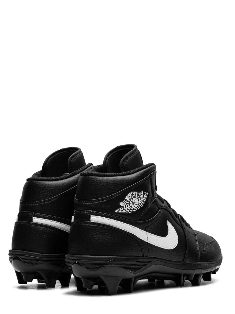 Reasonable cleats Jordan 